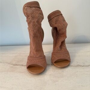 Gianvito Rossi stretch Lace Peep-Toe Bootie in Nude..105mm heel size 6 1/2